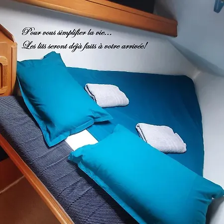 Super Castor - Sur Un Grand Voilier Chauffe Au Vieux Port By Nuits Au Port * La Rochelle (Charente-Maritime)