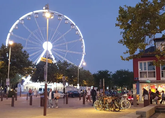 Super Castor - Sur Un Grand Voilier Chauffe Au Vieux Port By Nuits Au Port