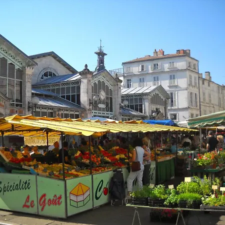 Botel Super Castor - Sur Un Grand Voilier Chauffe Au Vieux Port By Nuits Au Port *