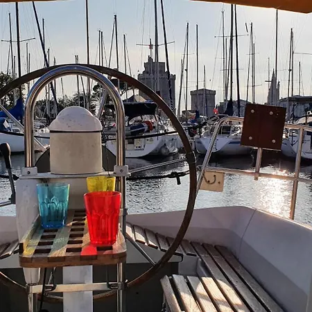 Super Castor - Sur Un Grand Voilier Chauffe Au Vieux Port By Nuits Au Port Bådhotel La Rochelle (Charente-Maritime)