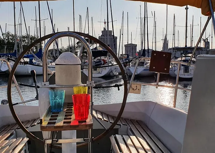 Super Castor - Sur Un Grand Voilier Chauffe Au Vieux Port By Nuits Au Port Bådhotel La Rochelle (Charente-Maritime)